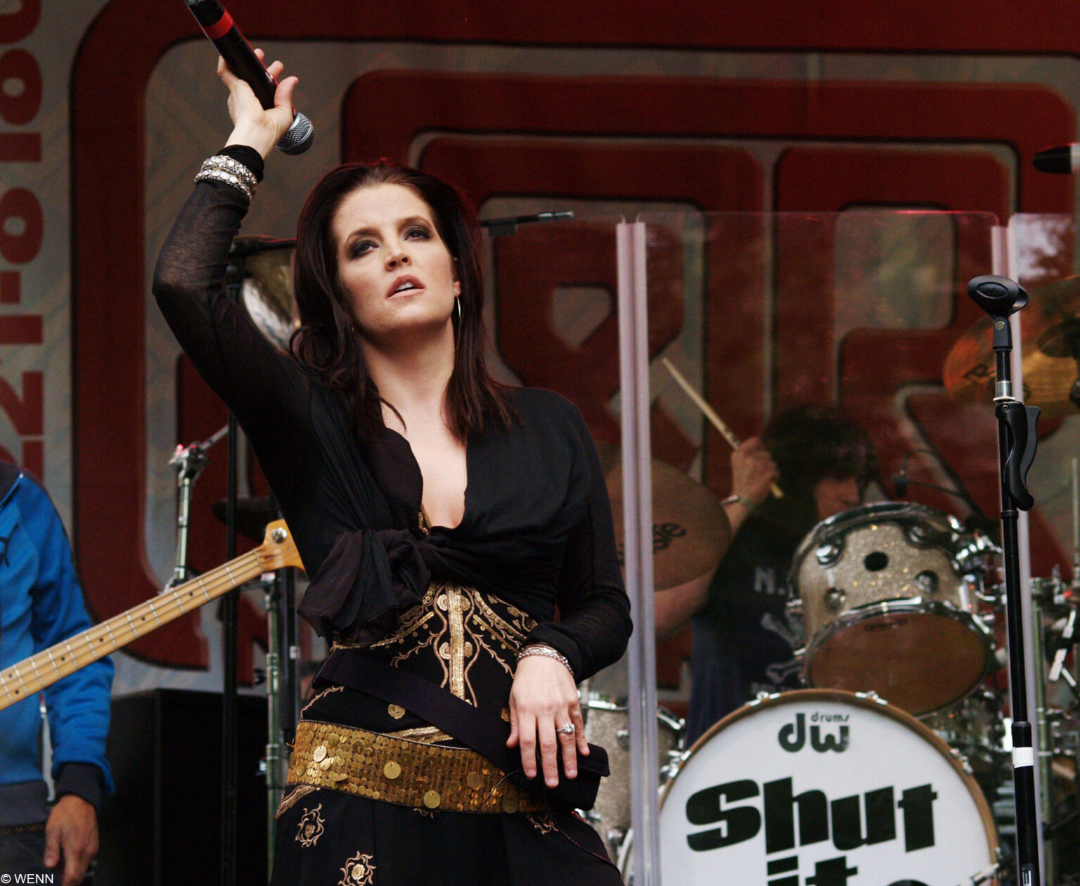 【追悼】リサ・マリー・プレスリー：「彼女は最も情熱的で、強く、愛情深い女性でした」(後編) セレブリティーライフスタイル「OK!」マガジン