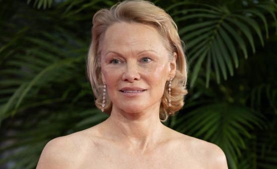 OKJPamelaAnderson1_1