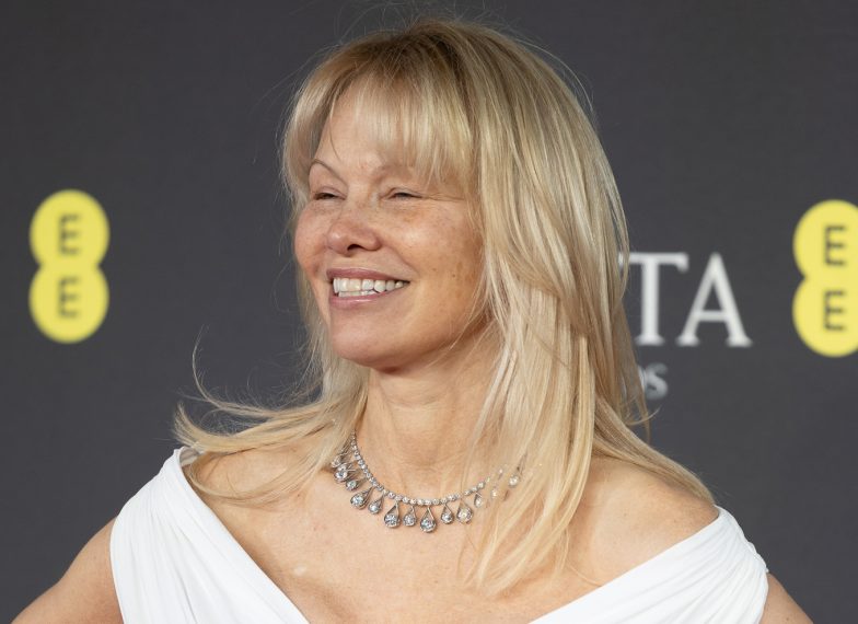 OKJPamelaAnderson2_1