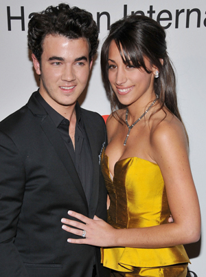 Kevin-Jonas-wife.jpg