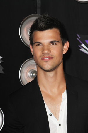 TAYLOR LAUTNER2.jpg