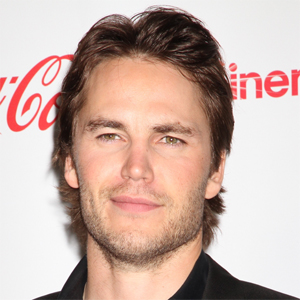 4Taylor Kitsch1.jpg