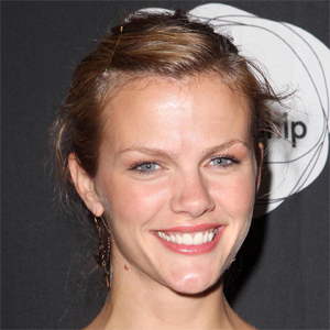 5_Brooklyn Decker1.jpg