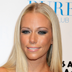 3_Kendra Wilkinson Baskett1.jpg