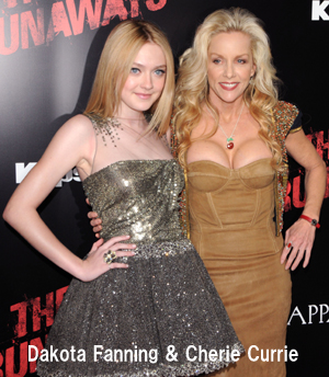 Dakota Fanning & Cherie Currie1.jpg