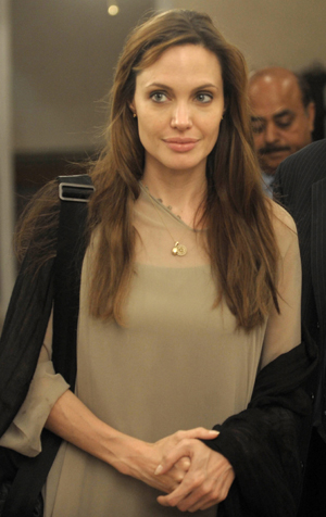 ANGELINA-JOLIE1.jpg