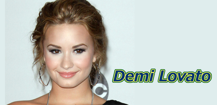 Demi LovatoTop.jpg