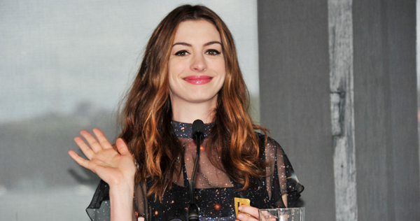 Anne Hathaway3.jpg