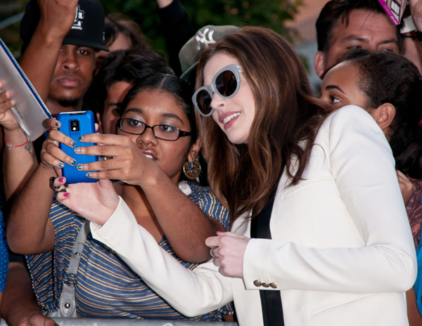 ANNE HATHAWAY5_1.jpg