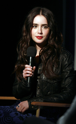 Lily Collins1_2.jpg